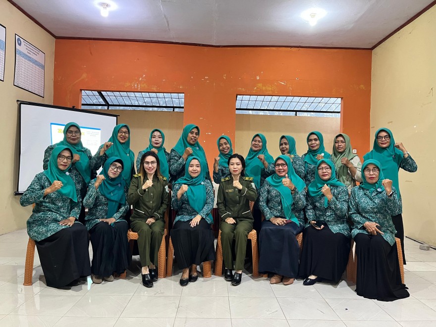 PERTEMUAN RUTIN TP.PKK KELURAHAN UMA SIMA DIRANGKAIKAN DENGAN SOSIALISASI DARI  YAYASAN SOSIALISASI KANKER INDONESIA (YSKI)